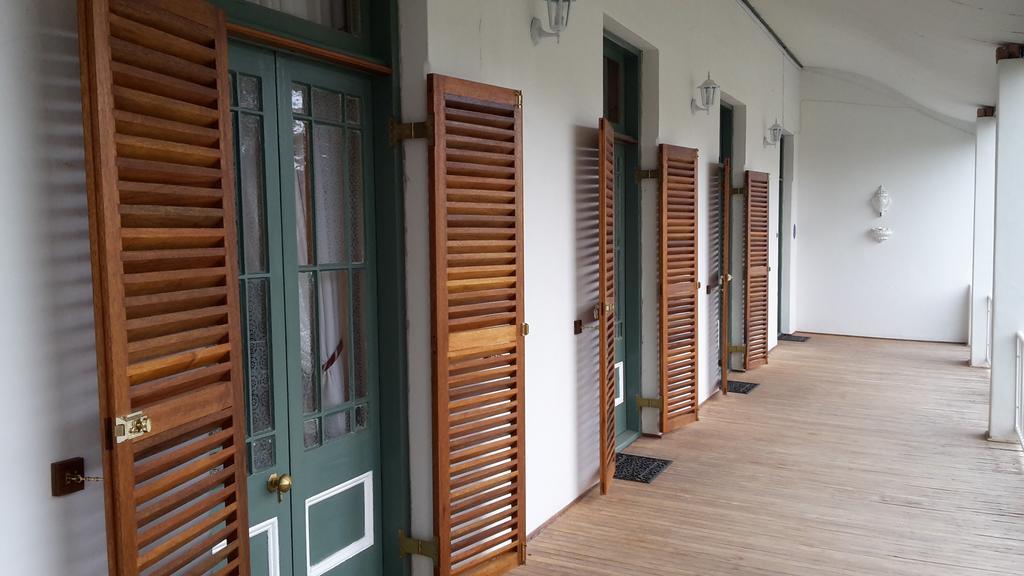 Hotel Moonlight Manor Victoria West Exterior foto